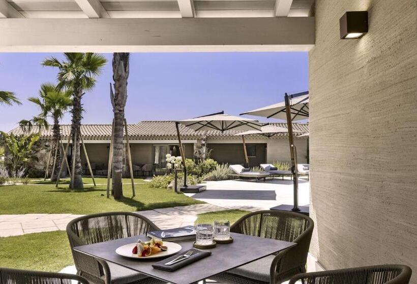 اتاق دلوکس با تخت کینگ و چشم‌انداز, 7pines Resort Sardinia   A Destination By Hyatt