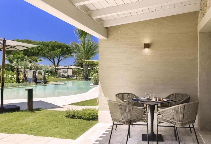 Suite with lake view, 7pines Resort Sardinia   A Destination By Hyatt
