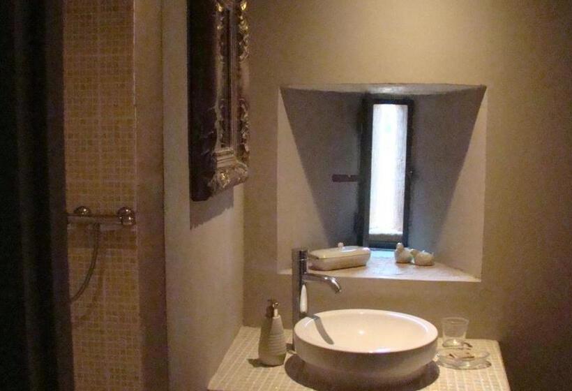 Номер Стандарт Вид на Сад, Château D Ozenay