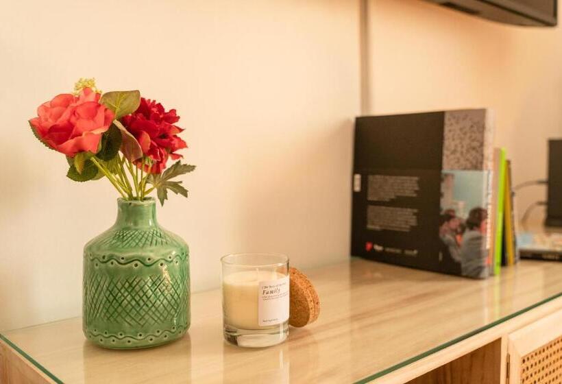 آپارتمان لوکس 1 خوابه, Your New Home In Lisbon   Ac And Fast Wi Fi