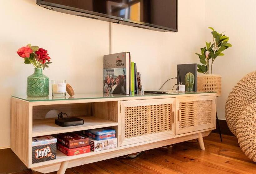 آپارتمان لوکس 1 خوابه, Your New Home In Lisbon   Ac And Fast Wi Fi