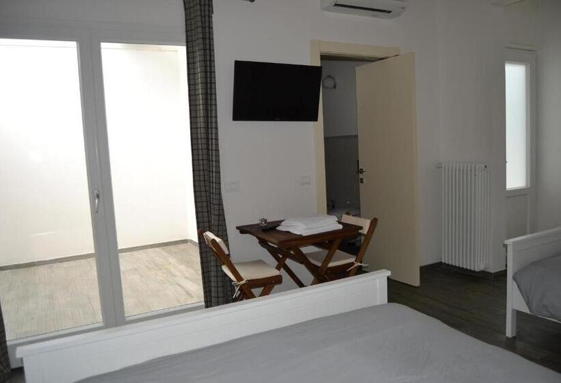 اتاق استاندارد سه نفره, B&b Residenza Marina