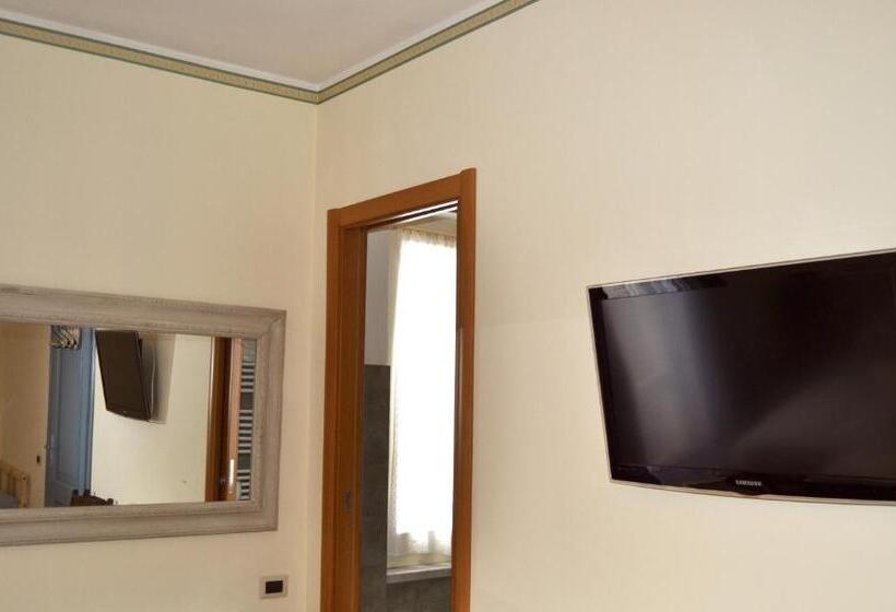 اتاق استاندارد چهار تخته, B&b Residenza Marina