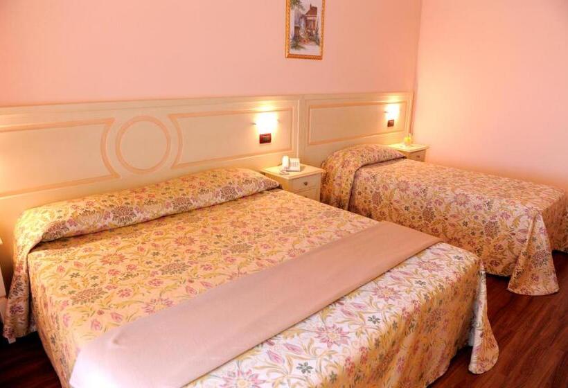 اتاق استاندارد سه نفره, Plazza