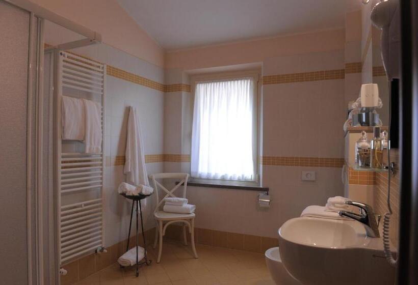 اتاق استاندارد سه نفره, Plazza