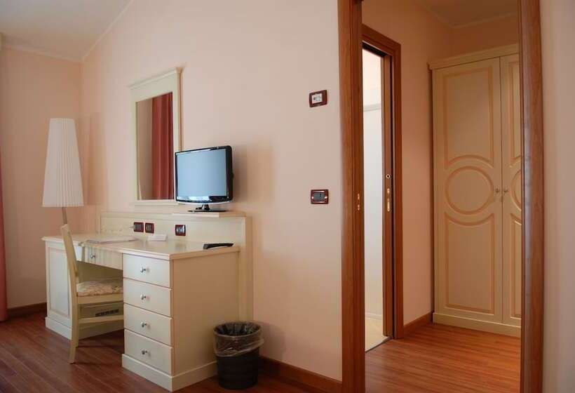 اتاق استاندارد سه نفره, Plazza