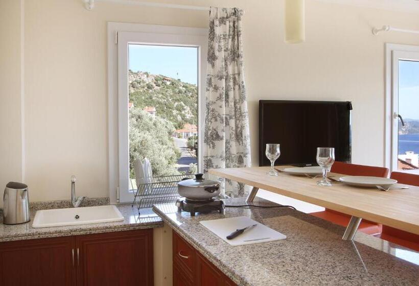 Люкс Мастер Вид на Море, Saylam Suites