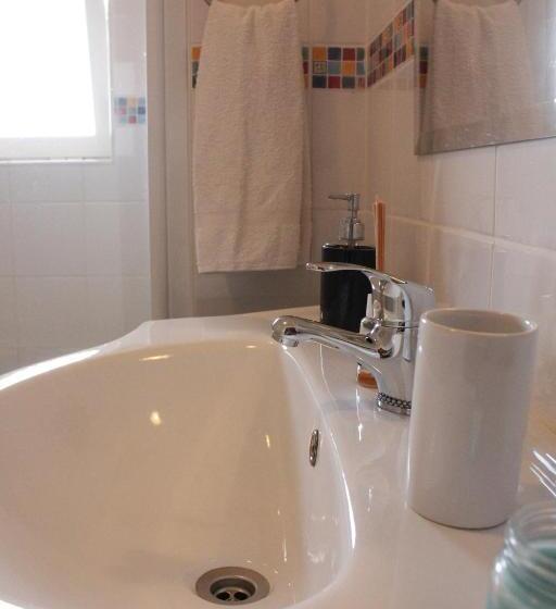 Апартаменты 3 Спальни, Lilas  Private Accommodation