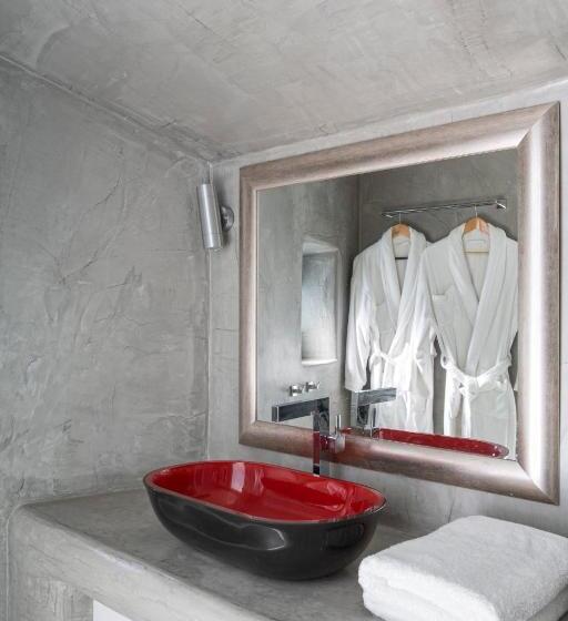 سوئیت جونیور با ماساژ آبی, Pegasus Spa