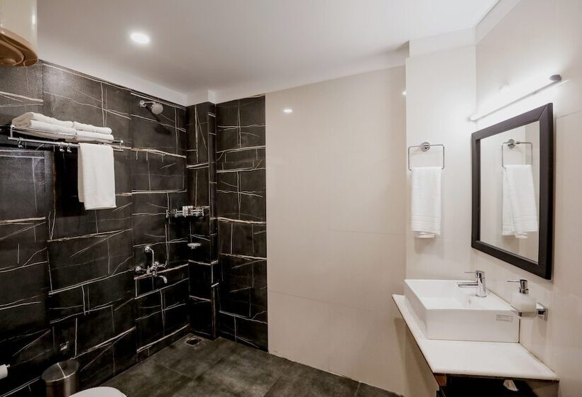 패밀리 룸, Regenta Resort Madhuganga Ukhimath