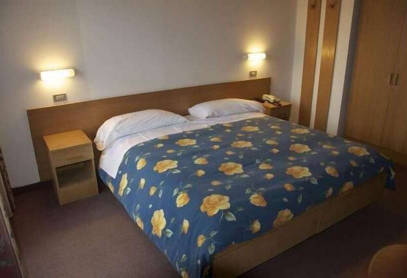 חדר סטנדרט לשלושה, Albergo Sciatori