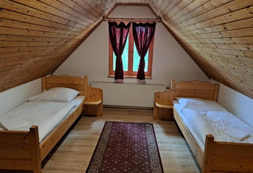 غرفة سوبيريور رباعية, Koliba