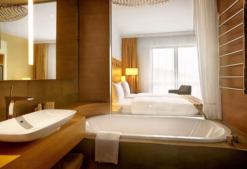 발코니 수피리어 룸, Radisson Blu Resort, Bukovel