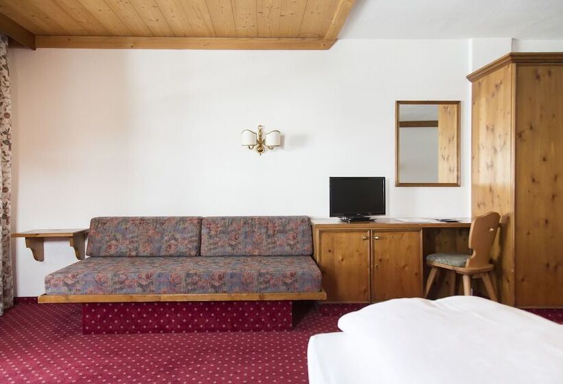 Номер Стандарт Трехместный, Sporthotel Kurzras