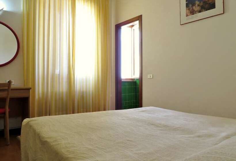 اتاق استاندارد یک نفره, Villa Marina