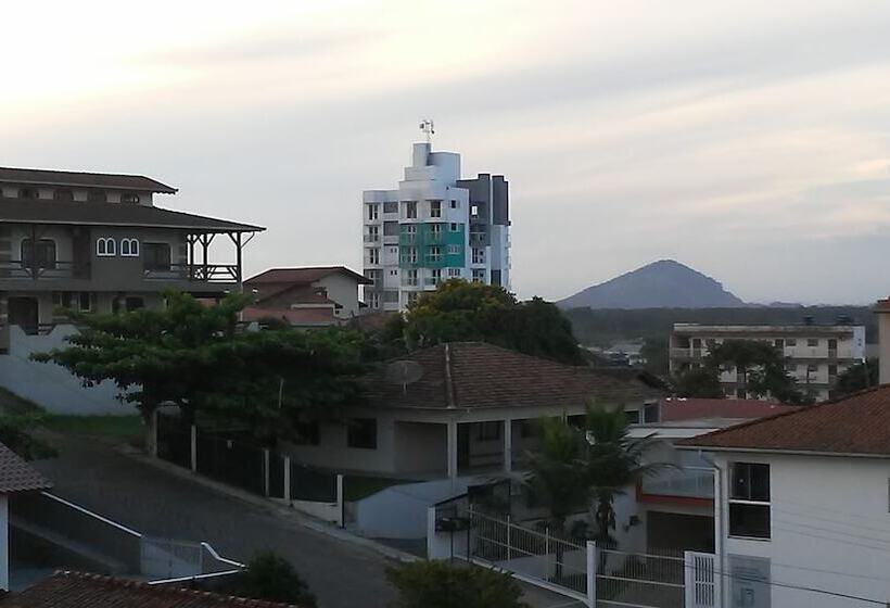 디럭스 트리플 룸, Vila Alaide Praia
