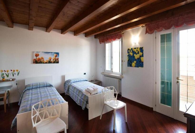 اتاق استاندارد با سرویس بهداشتی مشترک, Villa Mari