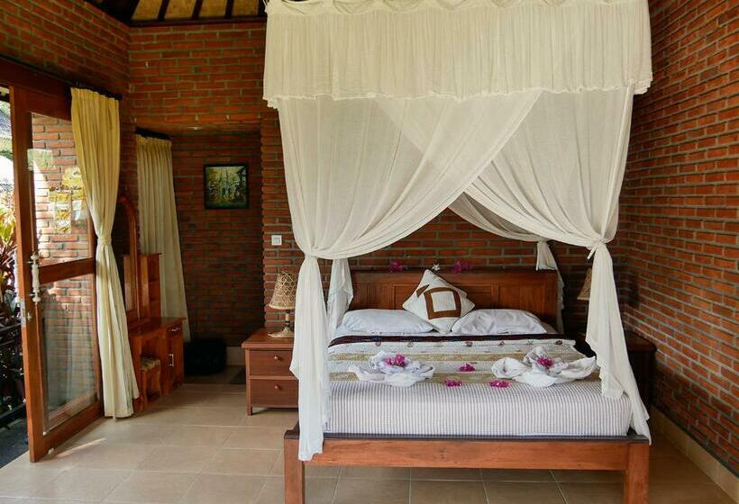 스탠다드 방갈로, Embang Homestay