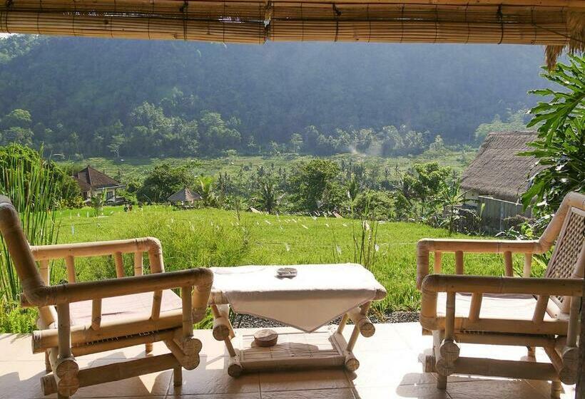 스탠다드 방갈로, Embang Homestay