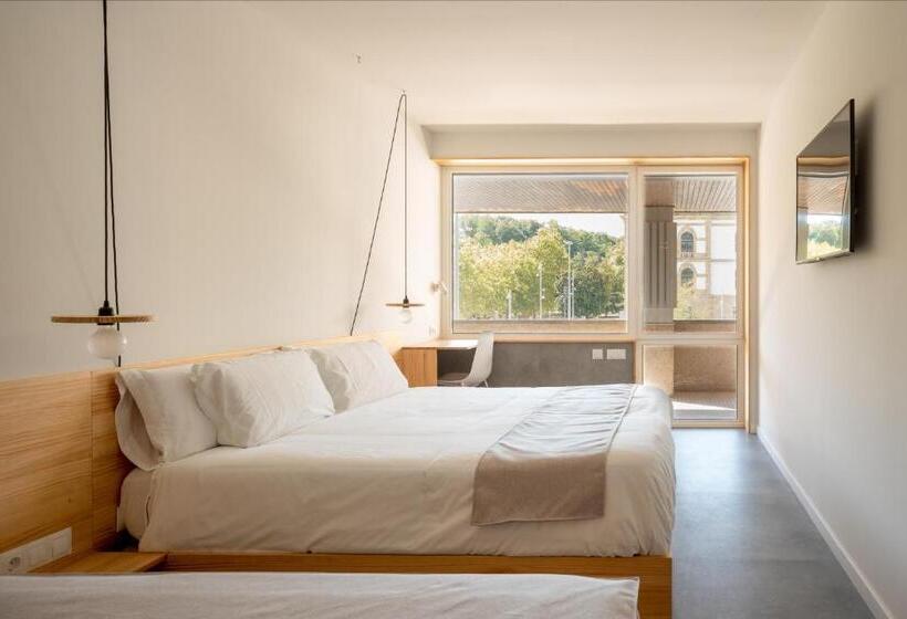 اتاق سوپریور با چشم‌انداز شهر, Cristina Enea Rooms