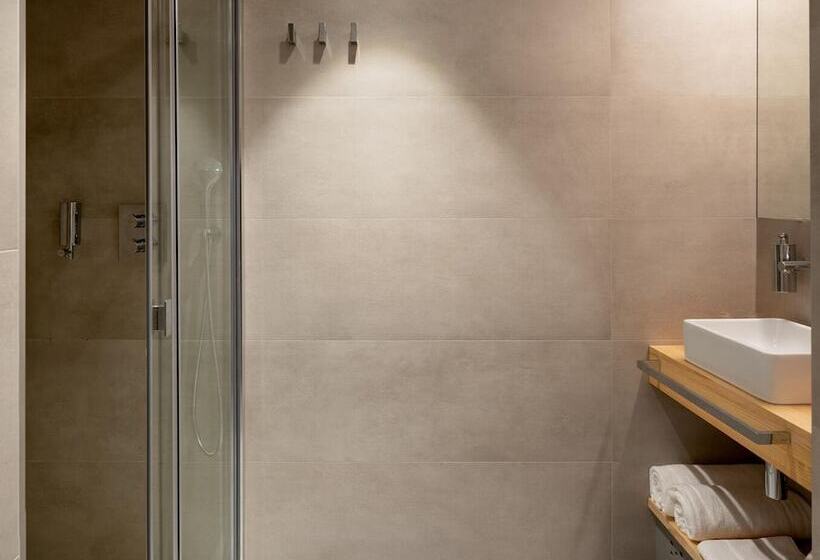 اتاق اقتصادی داخلی, Cristina Enea Rooms