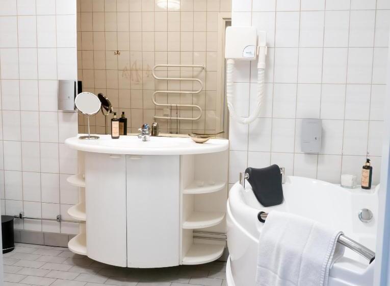 スイート, Spångens Gästgivaregård & Hotell