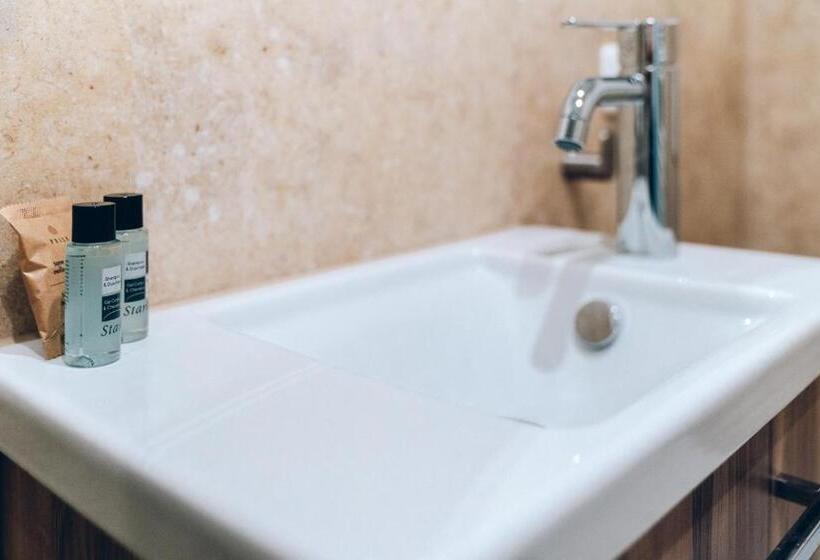 اتاق استاندارد, Adelheid Hotel Garni