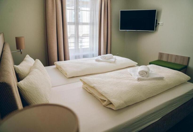 اتاق استاندارد, Adelheid Hotel Garni