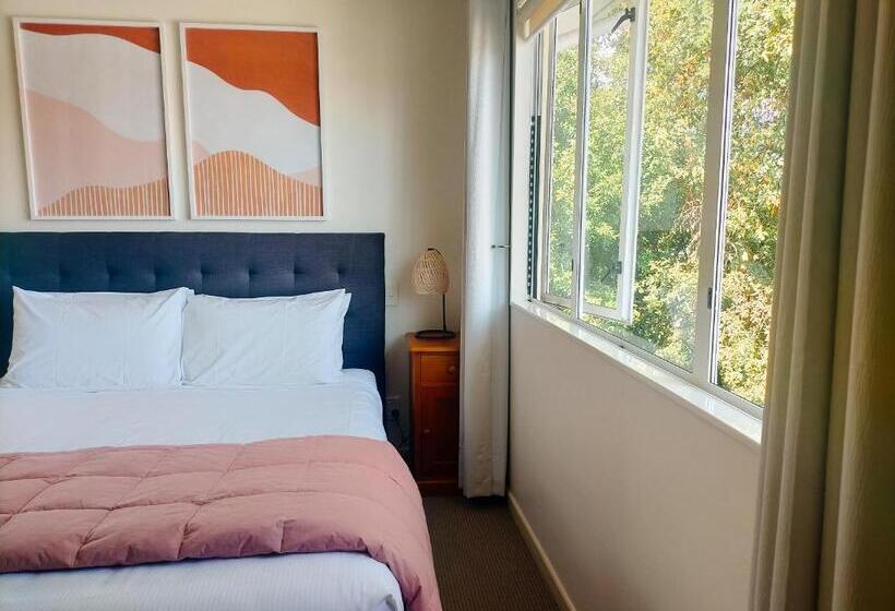 Студия Стандарт, Boutique Motel