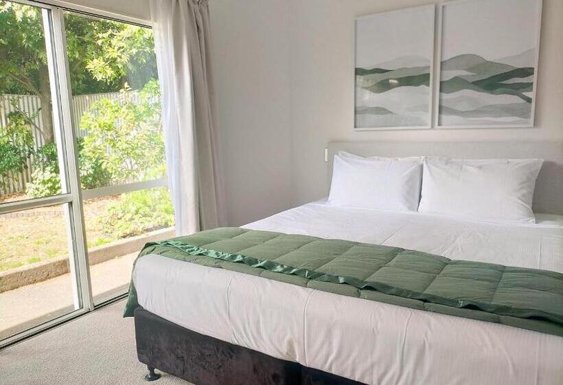 Студия Стандарт, Boutique Motel