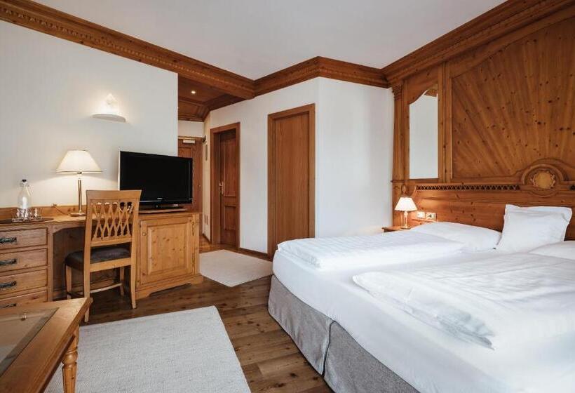 اتاق سوپریور با بالکن, Kristallhotel Corona Krone
