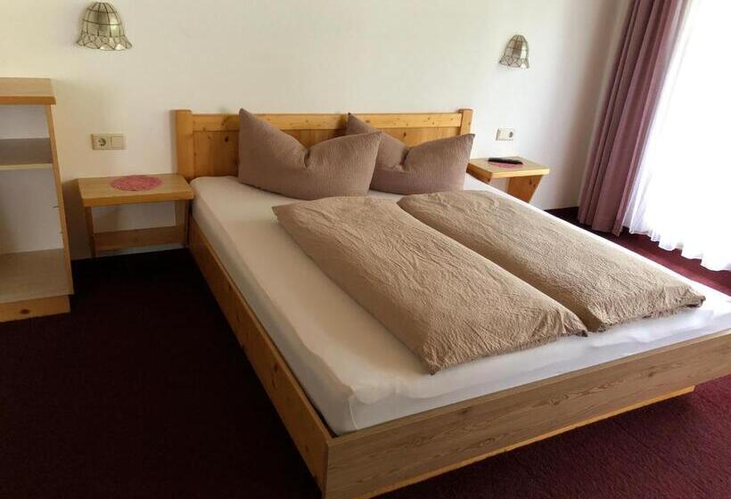 דירת שני חדרים עם מרפת, Garni Apart Wallamotta Silvretta Card Premium Betrieb
