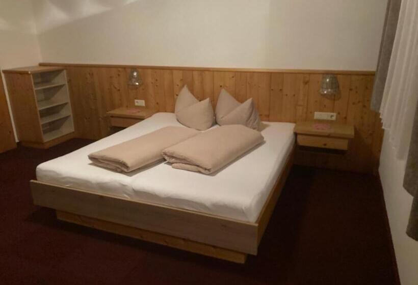דירת חדר, Garni Apart Wallamotta Silvretta Card Premium Betrieb