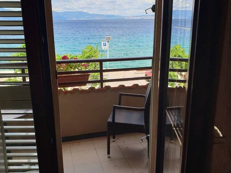 Triple Room Sea View, Miramare