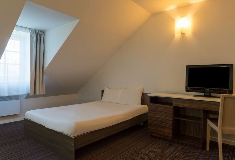 Четырехместный Номер Стандарт, The Originals City, Hôtel Le Coeur D Or, Sedan Est