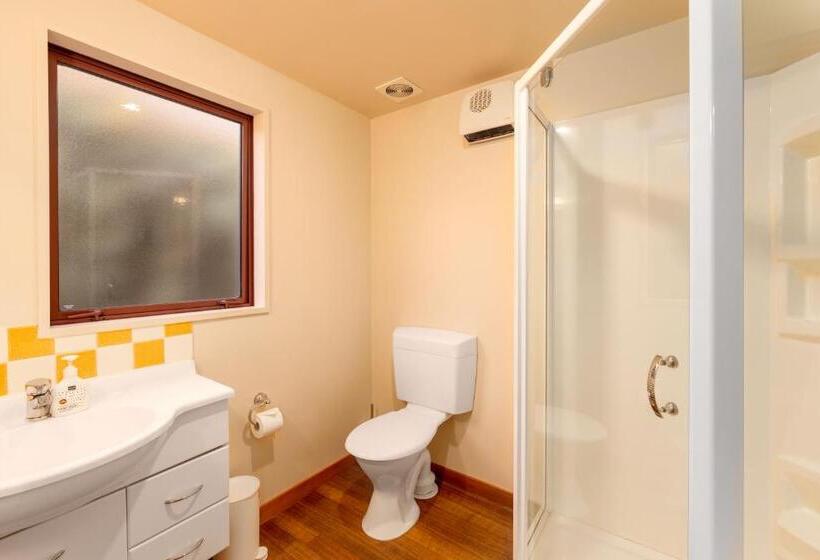 Студия Стандарт, Settlers Boutique Motel