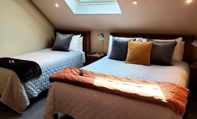 Трехместный Номер Deluxe, Settlers Boutique Motel