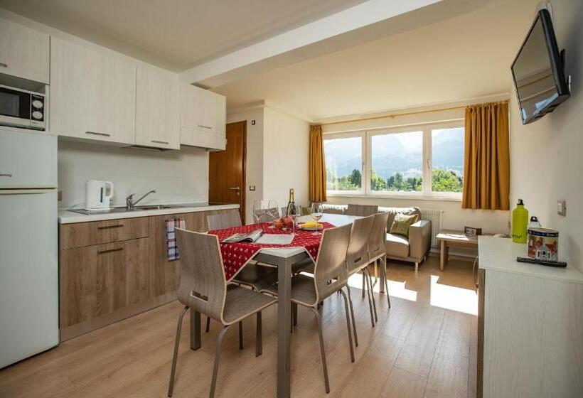Апартаменты 2 Спальни с Балконом, Residence Des Alpes