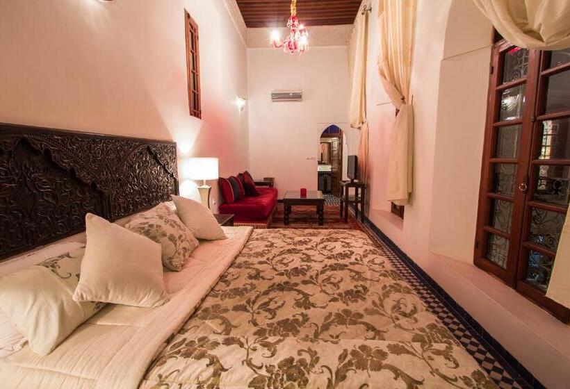 اتاق خانوادگی, Riad Noujoum Medina