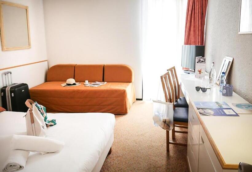 Номер Стандарт, Hôtel Des Thermes Les Dômes