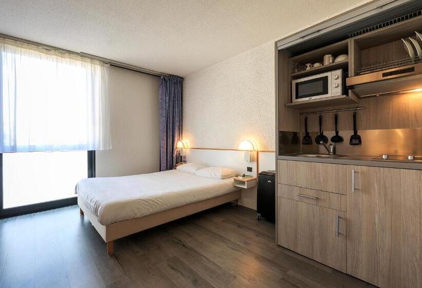 Номер Стандарт, Hôtel Des Thermes Les Dômes