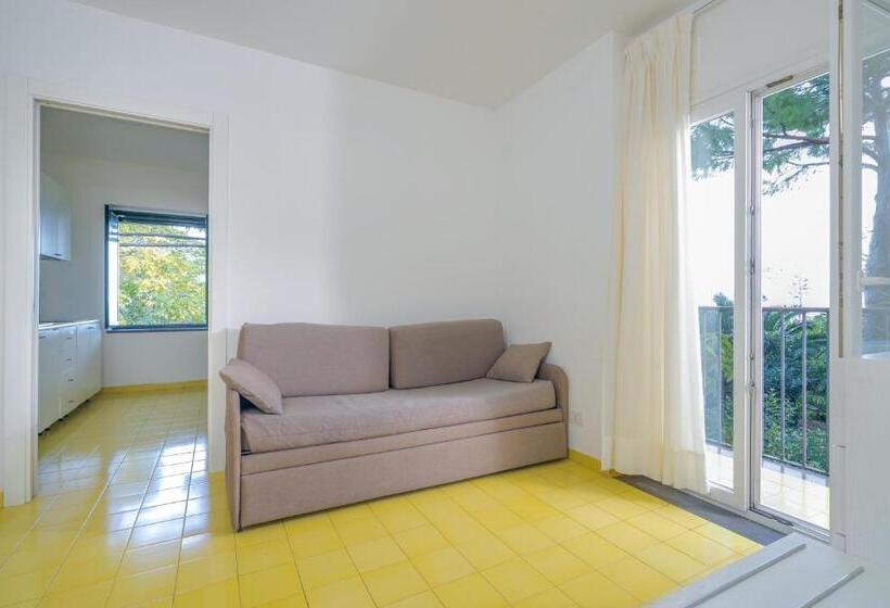 带1个卧室的带海景的公寓, Residence Le Axidie