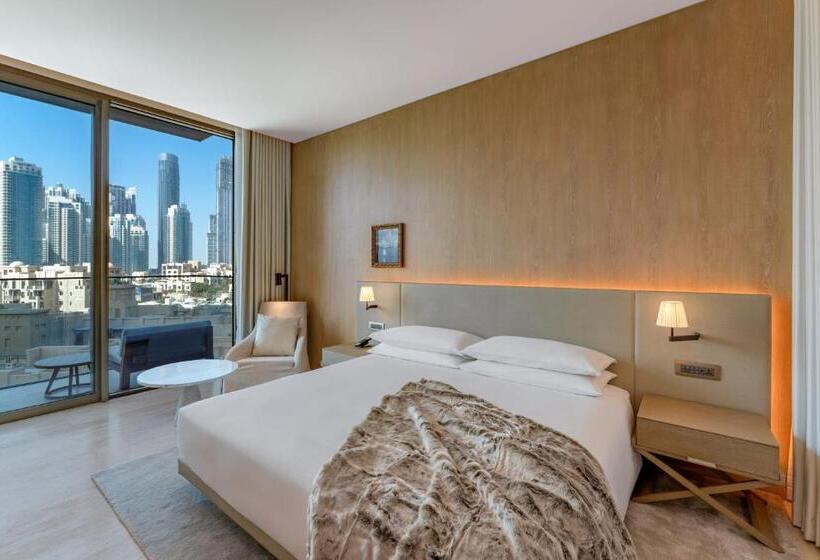 带观景和大床的豪华房间, The Dubai Edition