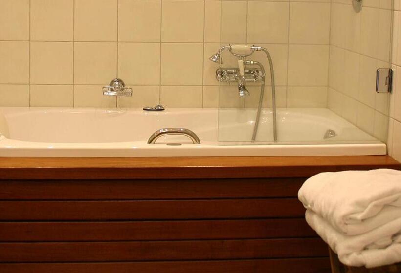 Полулюкс, Hestraviken Hotell & Spa
