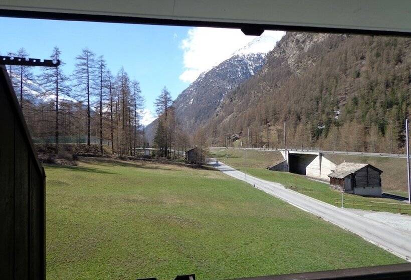 اتاق استاندارد با چشم‌انداز کوهستان, B&b Matterhorn Golf