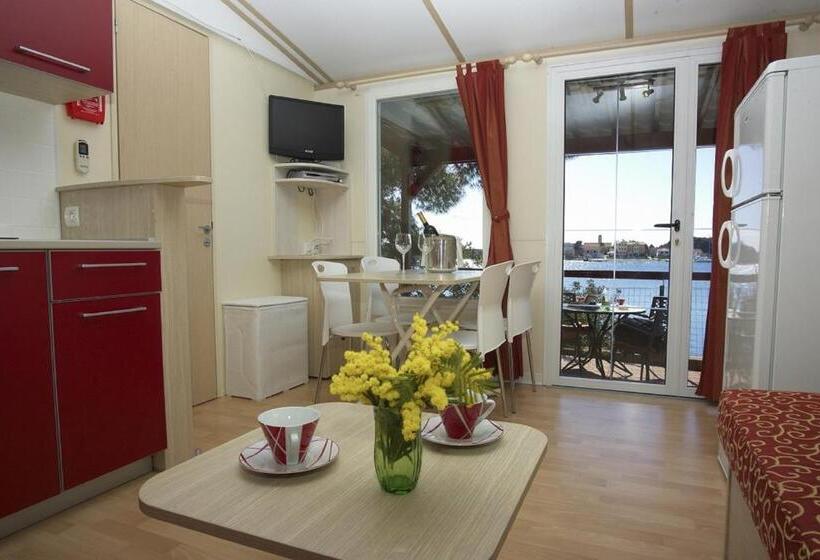 2 Bedrooms Standard Bungalow Sea View, Pansion Zlatna Ribica