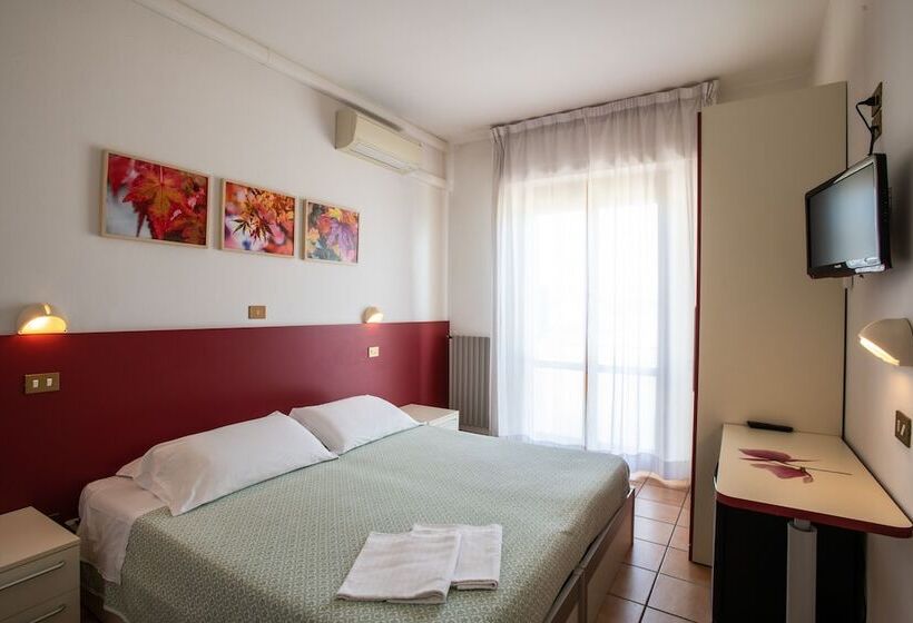 اتاق استاندارد سه نفره, Eco Hotel Edy