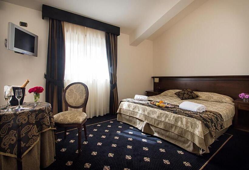 سوییت جونیور, Antica Stazione