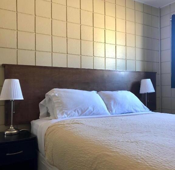 Люкс Повышенной Комфортности, Canterbury Inn
