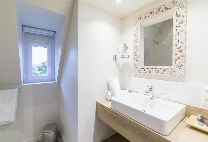 Люкс Вид на Сад, Manoir D Hastings